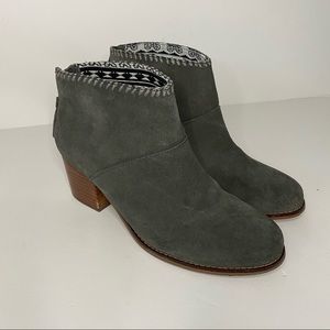 Toms gray suede heeled bootie. Size 7 1/2.